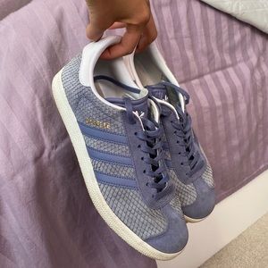 Adidas sneaks